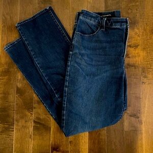 🚨Flash sale🚨Talbot’s Sculpt Straight Leg Jean. Size 16. Dark wash. VGUC.